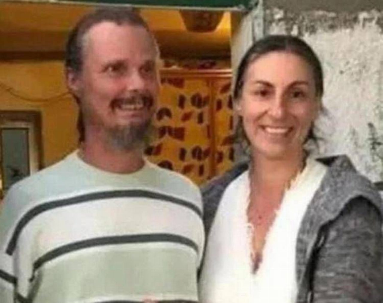 Famiglia nel bosco pronta a cambiare vita, il padre accetta le regole italiane Famiglia nel bosco pronta a cambiare vita, il padre accetta le regole italiane