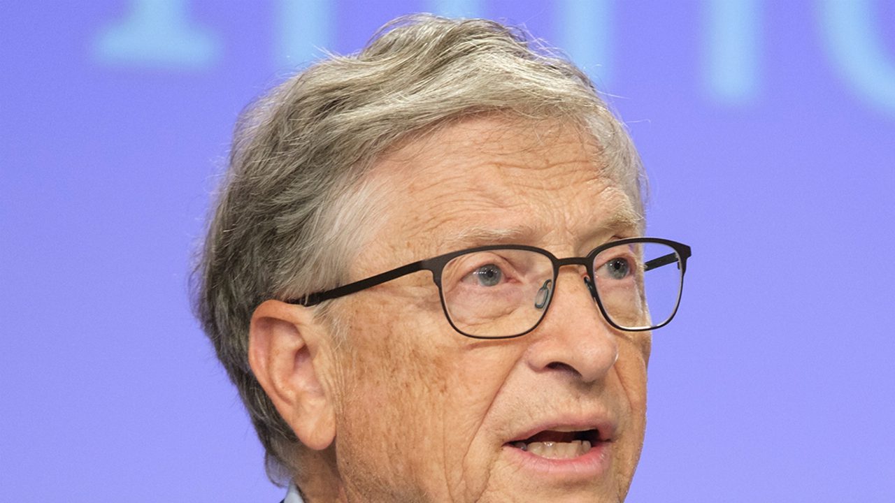 Bill Gates ammette relazioni con donne russe e chiarisce i legami con Epstein