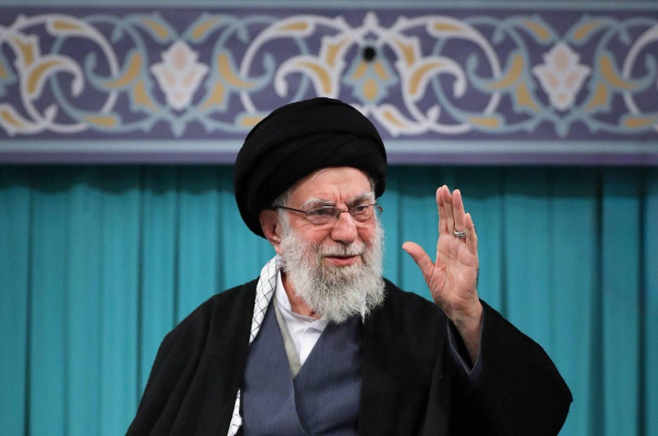 Iran, morto Ali Khamenei dopo raid su Teheran