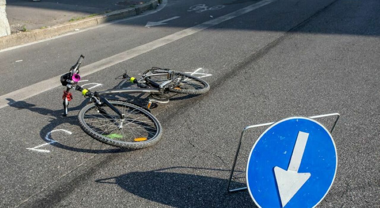 Vigevano, donna investe tre ciclisti e si costituisce: arrestata per tentato omicidio