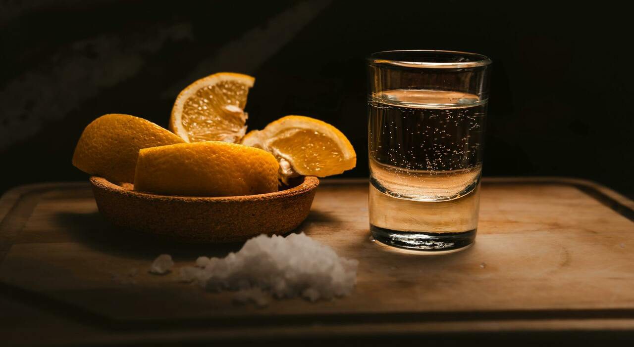 Giappone, 25enne muore dopo 32 shot di tequila al primo appuntamento: a processo 44enne a Nagoya Giappone, 25enne muore dopo 32 shot di tequila al primo appuntamento: a processo 44enne a Nagoya