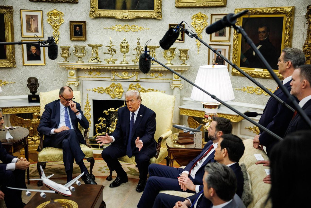 Trump incontra Merz alla Casa Bianca, scontro su Iran e critiche a Spagna e Regno Unito Trump incontra Merz alla Casa Bianca, scontro su Iran e critiche a Spagna e Regno Unito