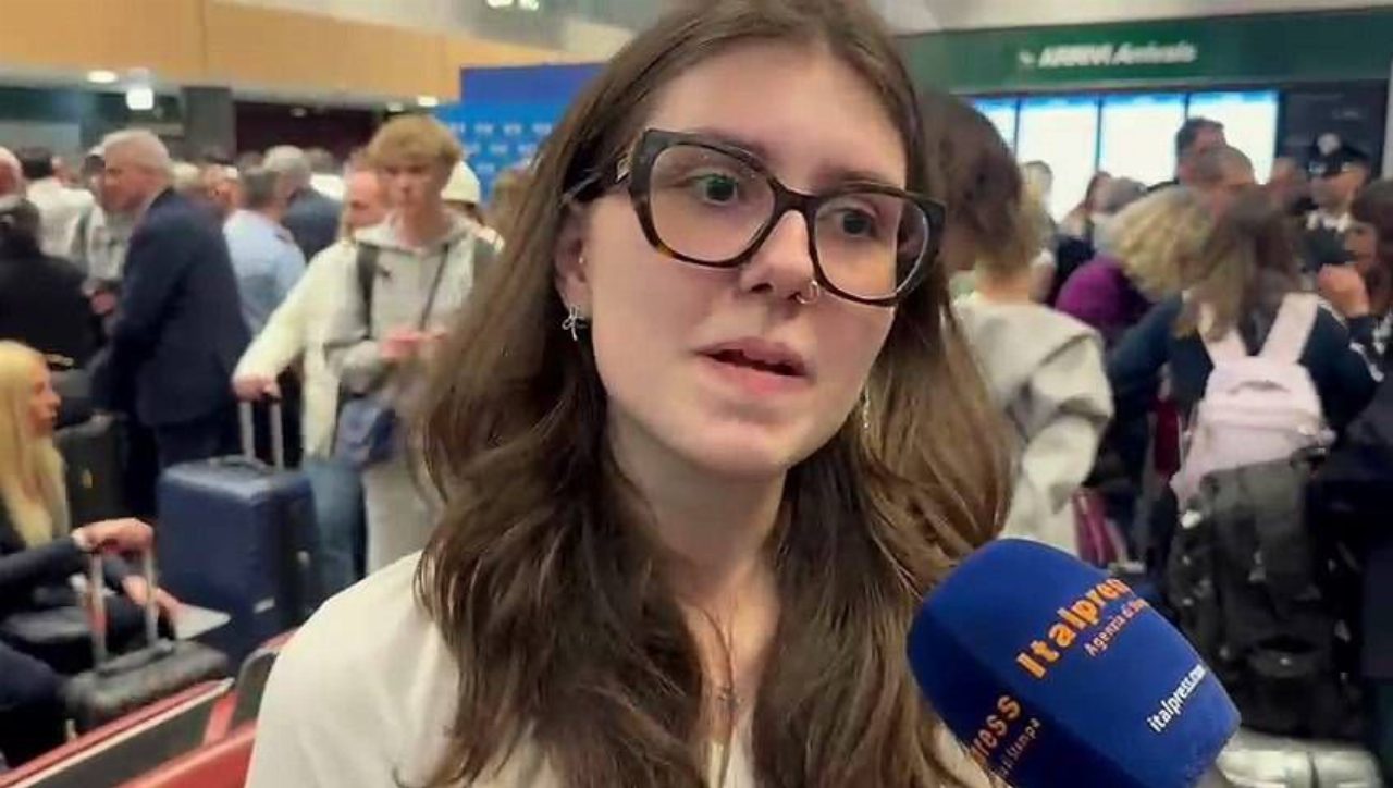Malpensa, studentessa rientra da Dubai dopo le tensioni in Medio Oriente Malpensa, studentessa rientra da Dubai dopo le tensioni in Medio Oriente