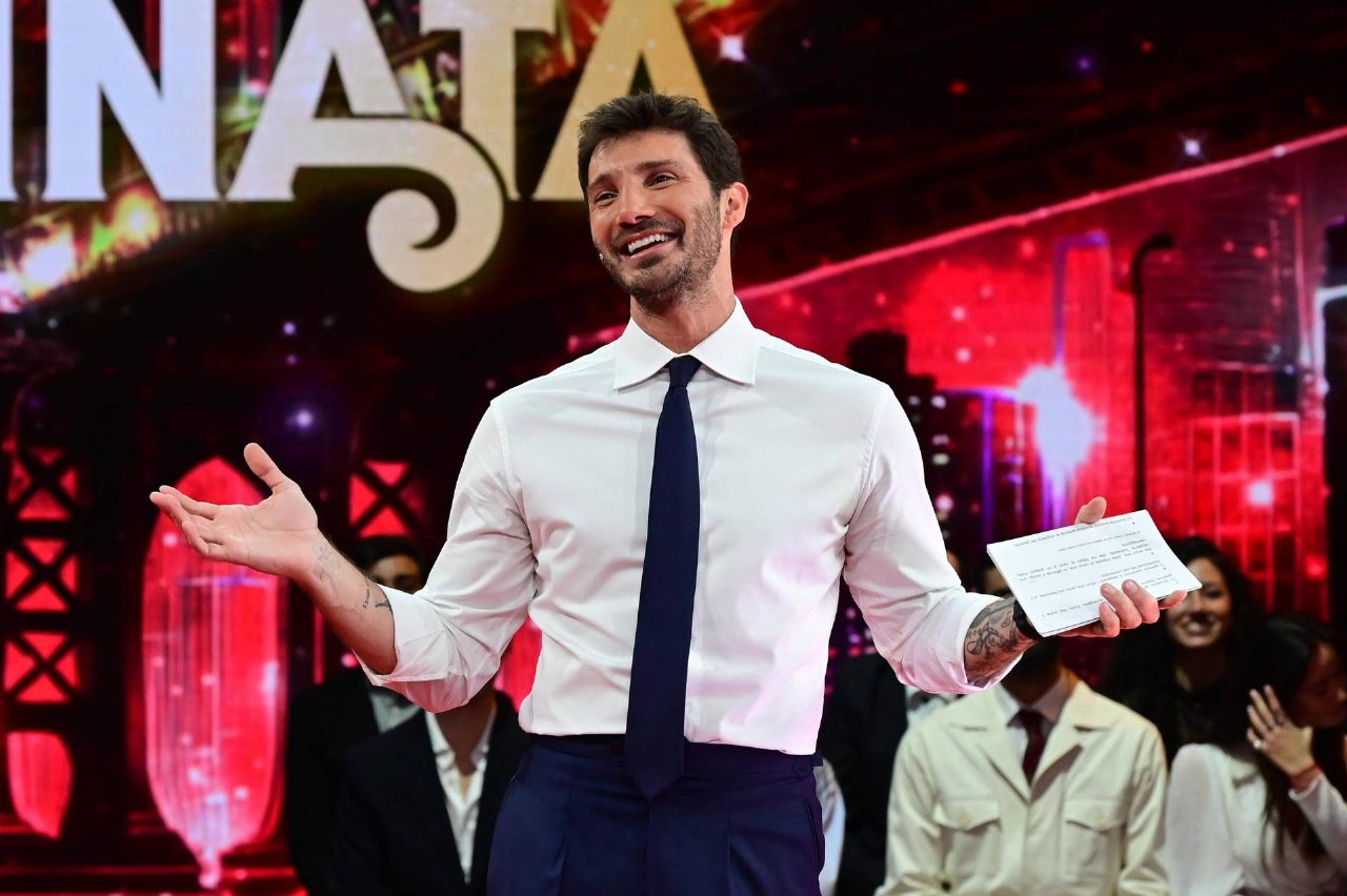 Stasera tutto è possibile torna su Rai 2 con Stefano De Martino Stasera tutto è possibile torna su Rai 2 con Stefano De Martino
