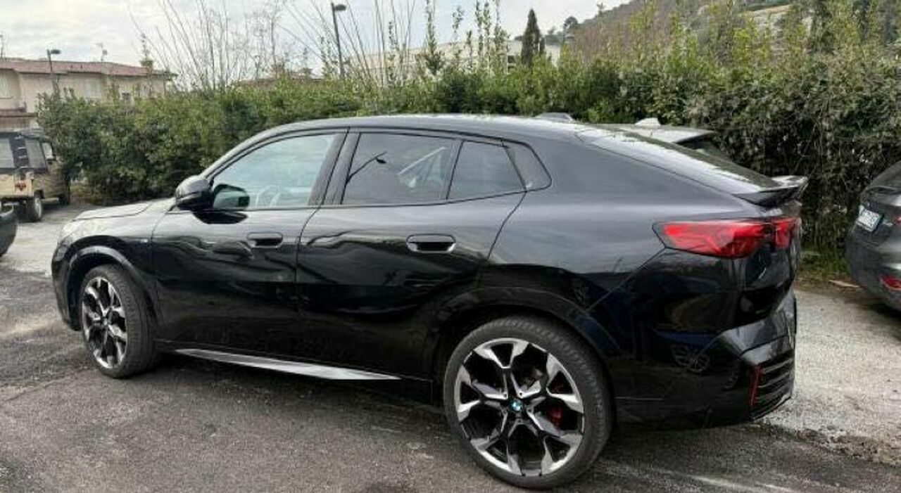 Viareggio, suv senza assicurazione sequestrato dai vigili era dell Viareggio, suv senza assicurazione sequestrato dai vigili era dell