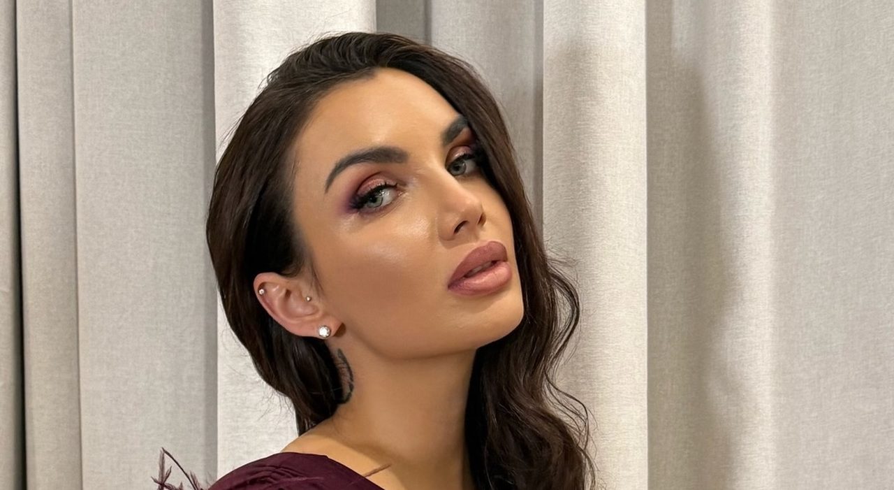 Elettra Lamborghini ospite alla finale del San Marino Song Contest, il look elegante della cantante