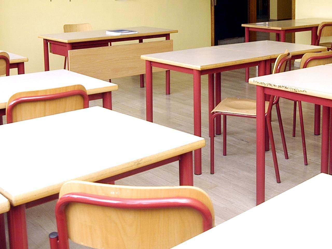 Carta docente 2025-2026 attiva dal 9 marzo, bonus da 383 euro esteso anche ai precari Carta docente 2025-2026 attiva dal 9 marzo, bonus da 383 euro esteso anche ai precari