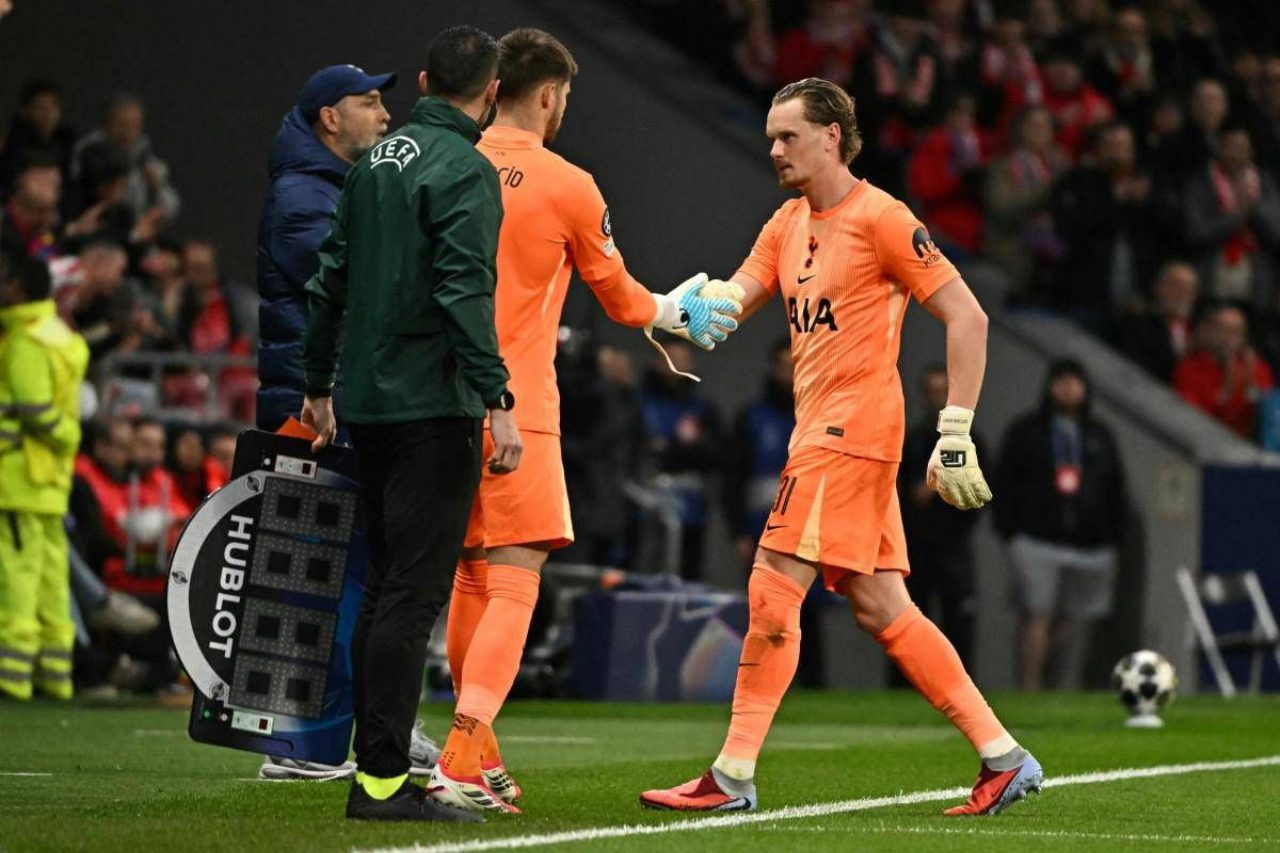 Champions League, disastro Tottenham: Tudor lancia Kinsky, papera e cambio dopo 17 minuti