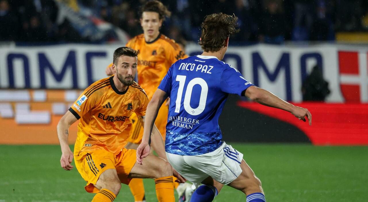 Como batte Roma 2-1, difesa distratta e rosso discusso per Wesley Como batte Roma 2-1, difesa distratta e rosso discusso per Wesley