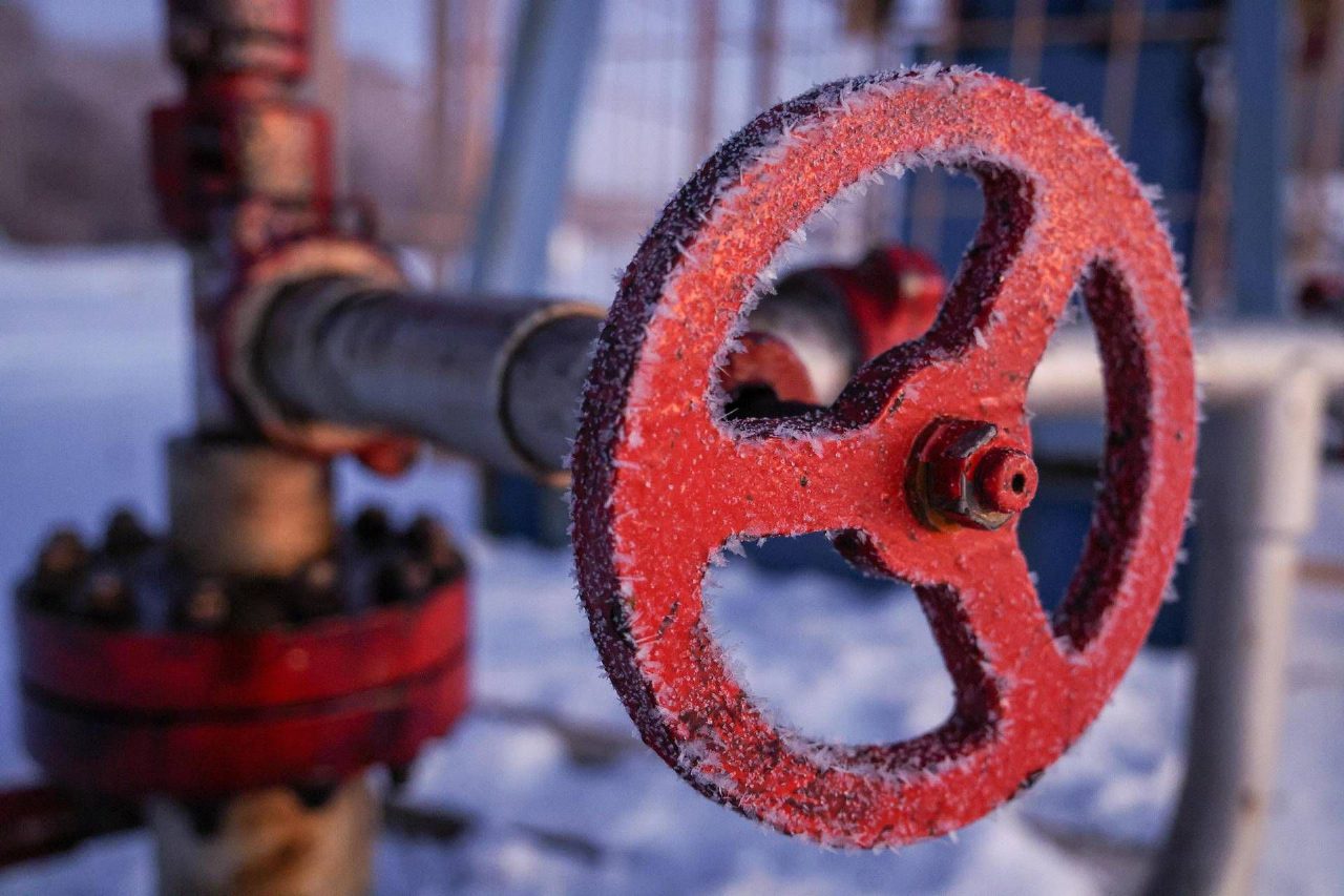 Iran, petrolio e tensioni globali spingono i prezzi mentre le compagnie Usa avvertono la Casa Bianca