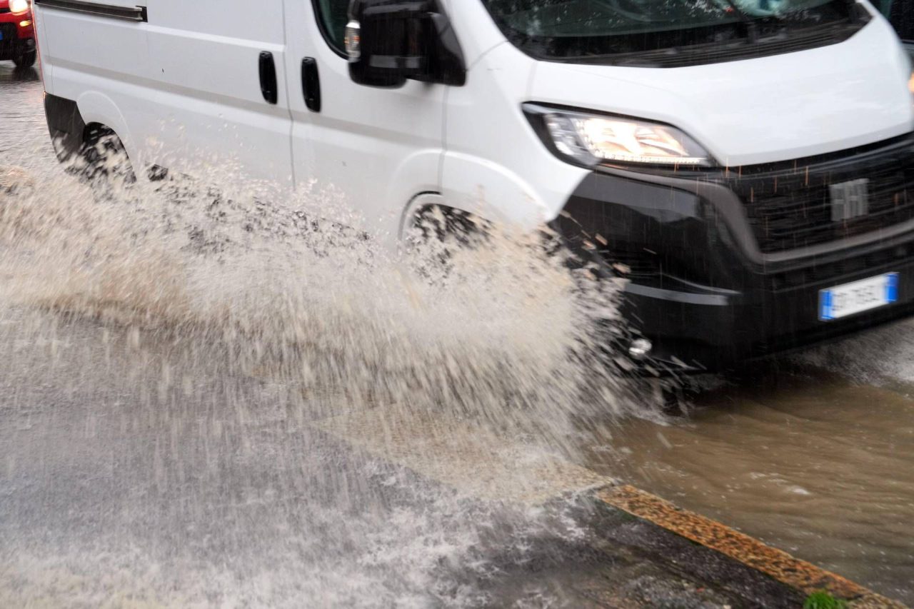 Maltempo in Italia il 18 marzo, piogge e vento forte con allerta gialla in nove regioni