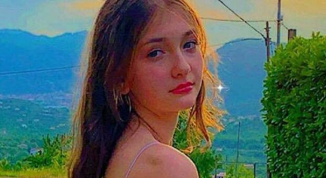 Ragazza morta folgorata in vasca, sei indagati per il caricabatterie difettoso