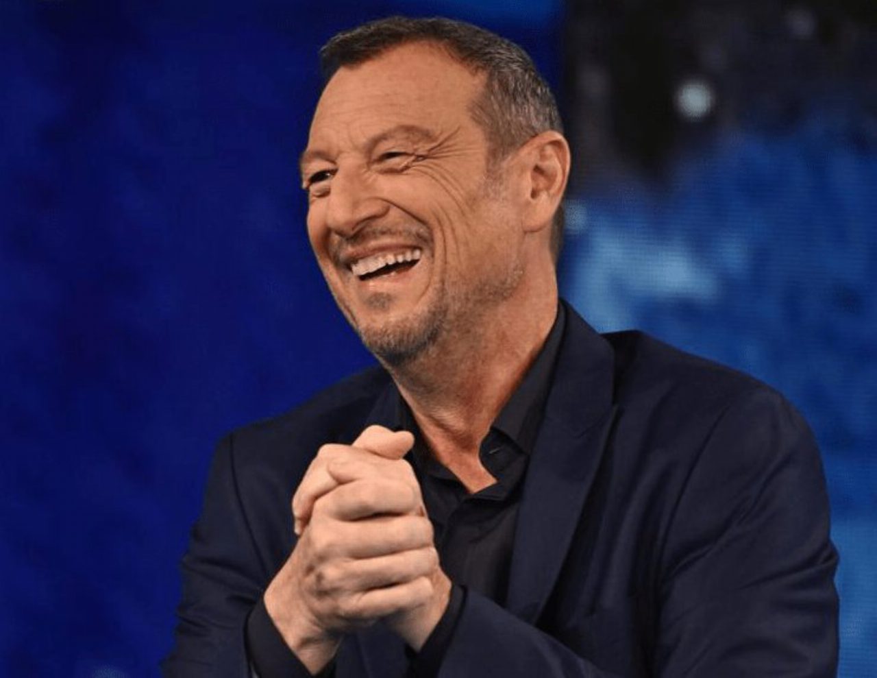 Amadeus giudice del serale di Amici 25, svelato il quarto nome