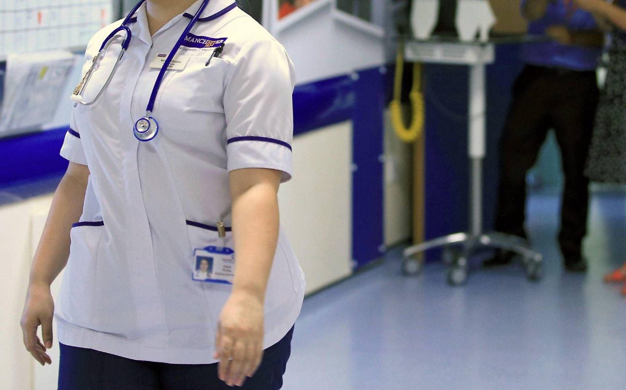 Meningite B nel Kent, 27 casi e due vittime: richiesta di vaccini per giovani e studenti Meningite B nel Kent, 27 casi e due vittime: richiesta di vaccini per giovani e studenti