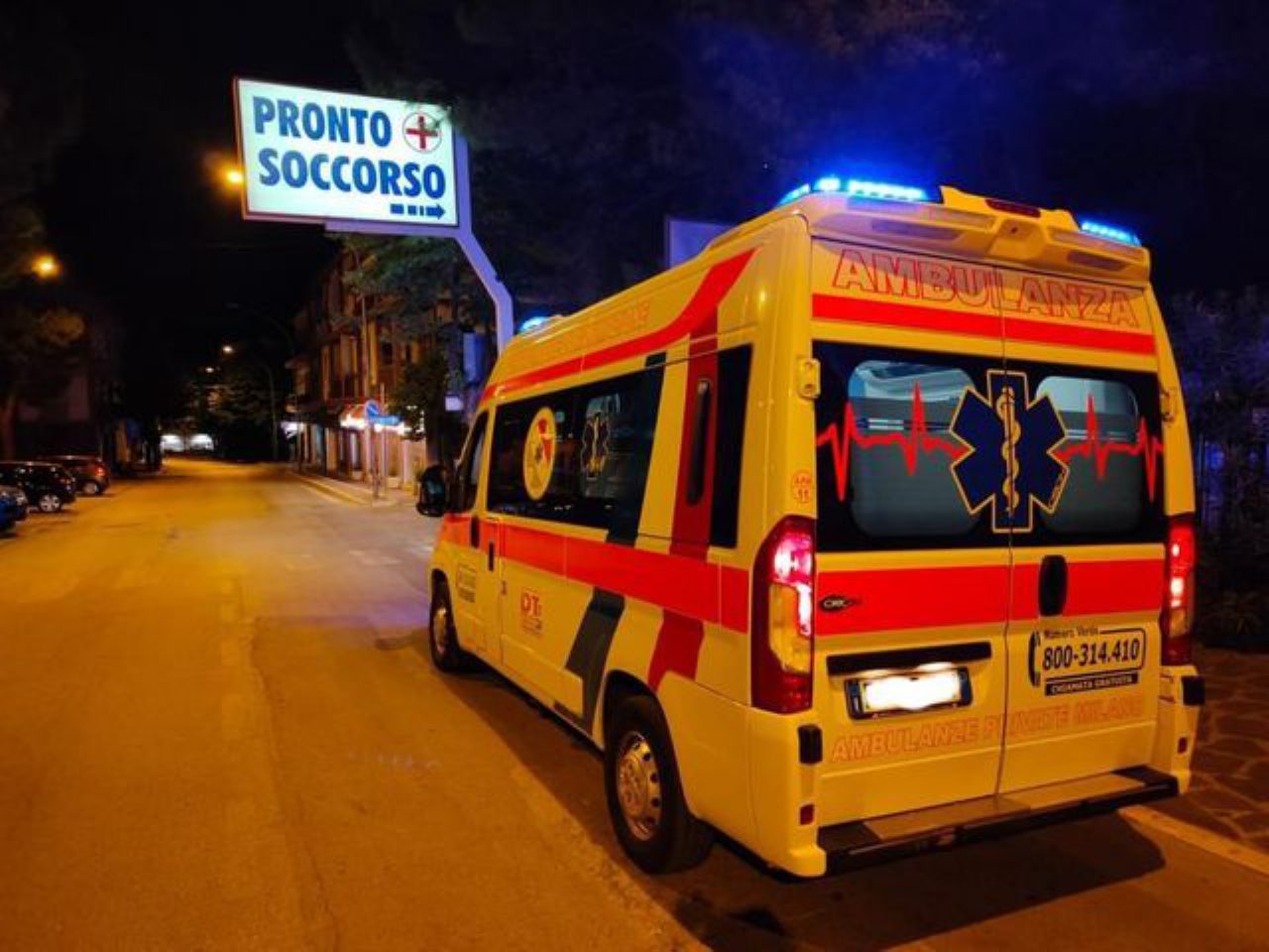 Incidente a Milano, morti due giovani nello scontro tra auto e moto Incidente a Milano, morti due giovani nello scontro tra auto e moto