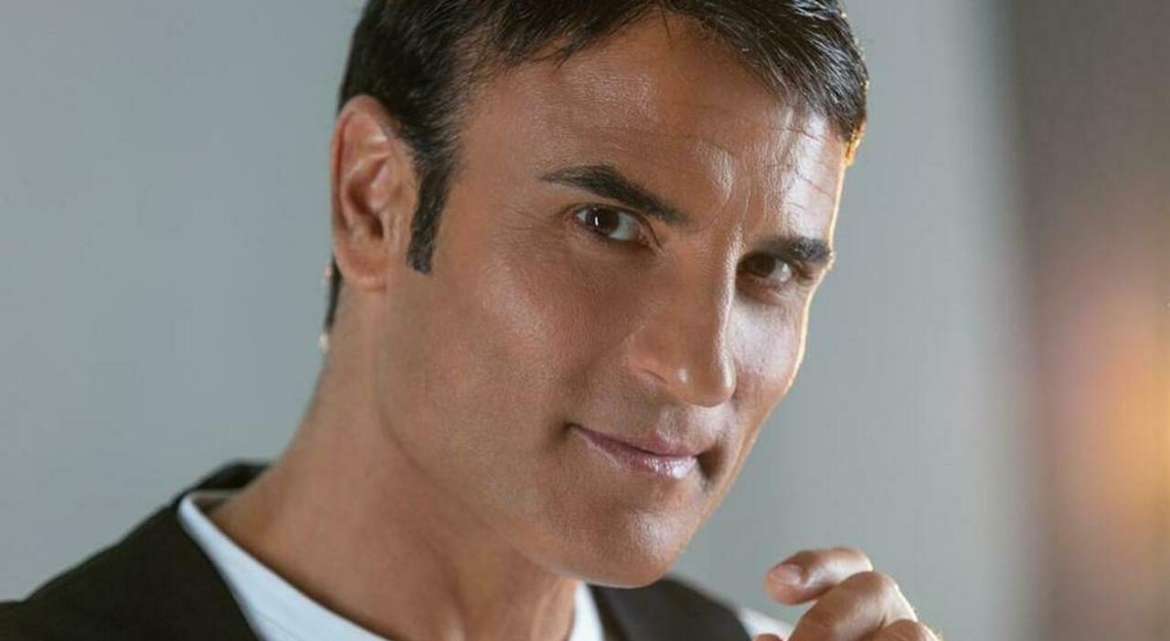 Sal Da Vinci a Verissimo tra Sanremo, famiglia e il regalo a Silvia Toffanin Sal Da Vinci a Verissimo tra Sanremo, famiglia e il regalo a Silvia Toffanin