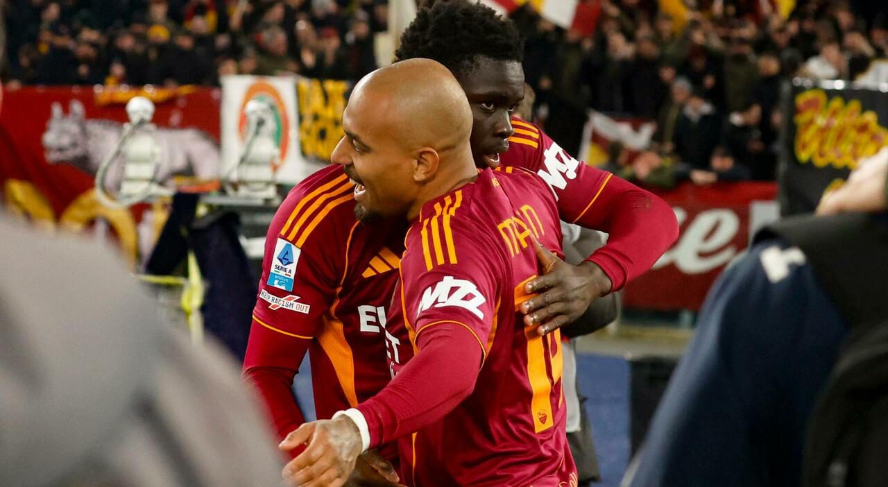 Roma batte Lecce con Vaz decisivo e aggancia la Juventus Roma batte Lecce con Vaz decisivo e aggancia la Juventus