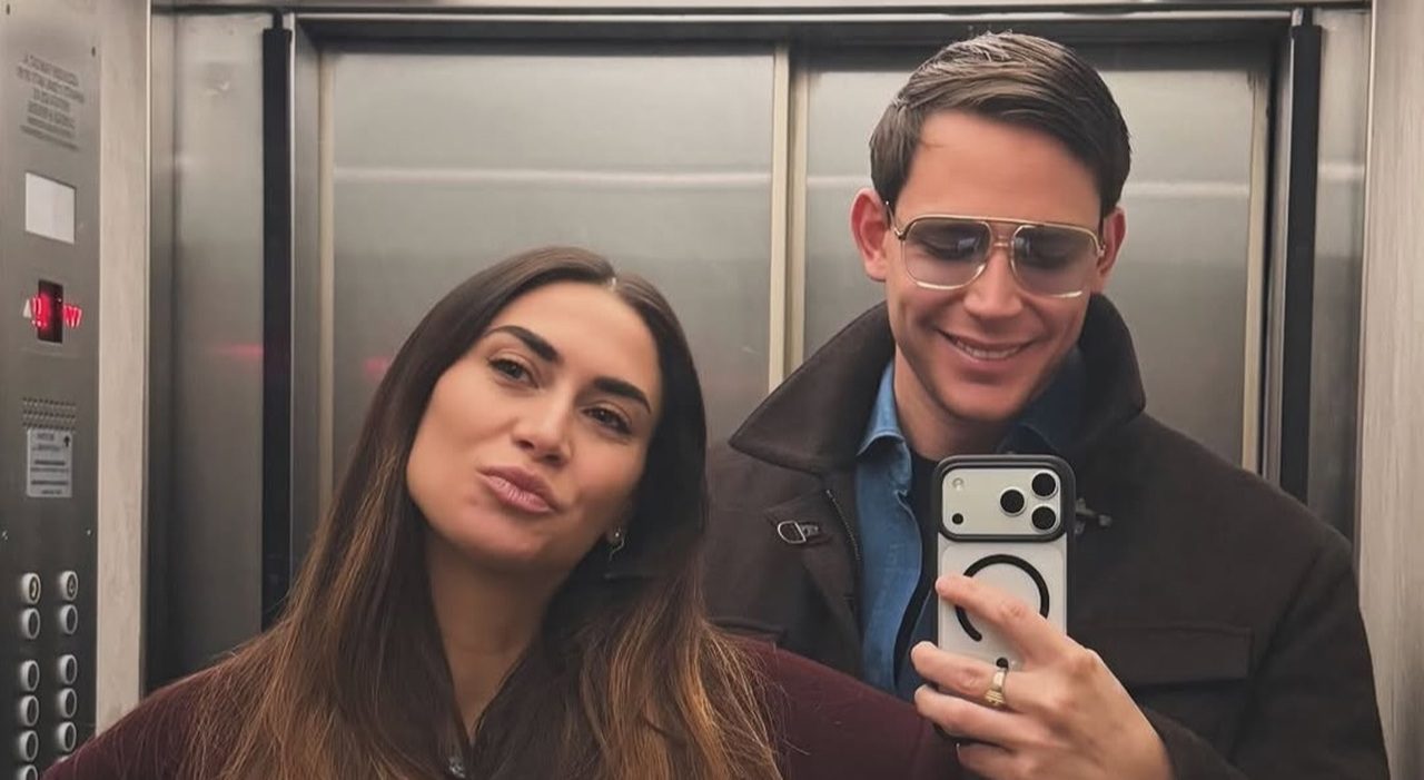 Melissa Satta e Carlo Beretta festeggiano due anni insieme Melissa Satta e Carlo Beretta festeggiano due anni insieme