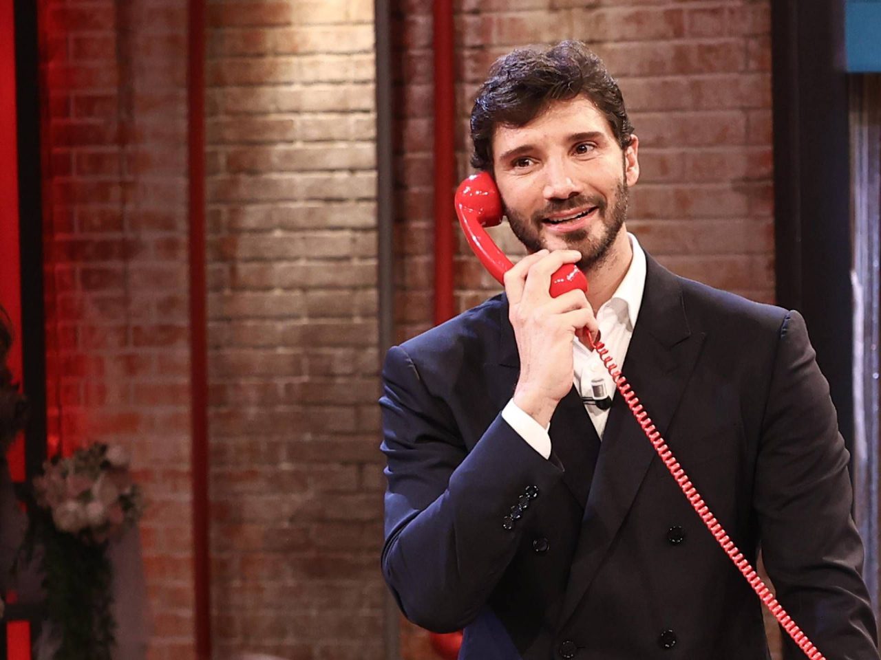 Affari Tuoi, Mauro chiude subito e porta a casa 15 mila euro Affari Tuoi, Mauro chiude subito e porta a casa 15 mila euro