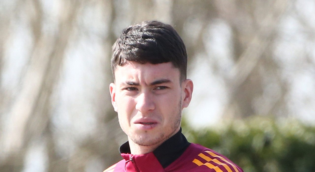 Soulé nella bufera per una canzone sui social, il sindacato di polizia chiede l