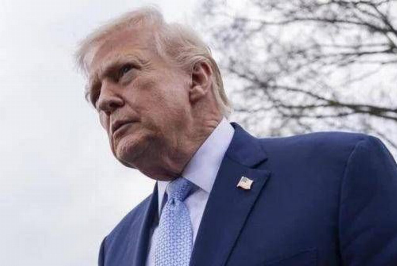 Trump tra negoziati e tensioni militari, Kharg al centro dello scontro