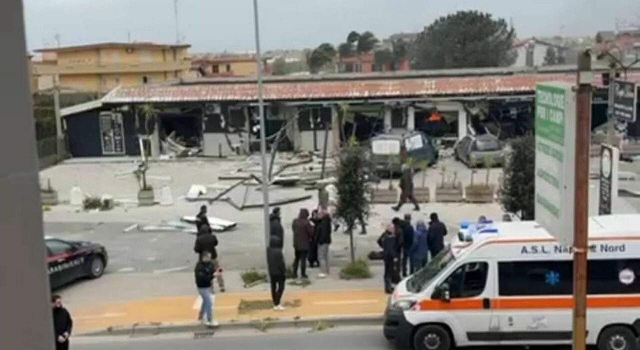 Esplosione a Villaricca, locale distrutto durante lavori: tre feriti