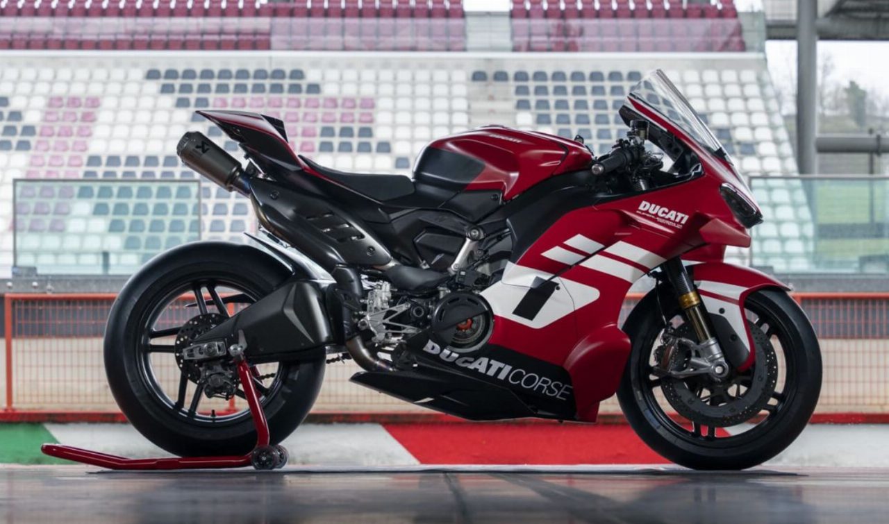 Ducati Superleggera V4 Centenario, la sportiva estrema per il centenario