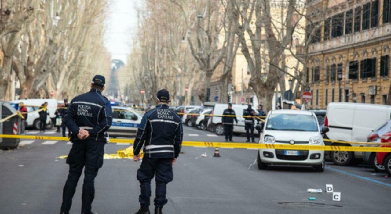 Ragazzo investito da un suv davanti alla scuola a Roma