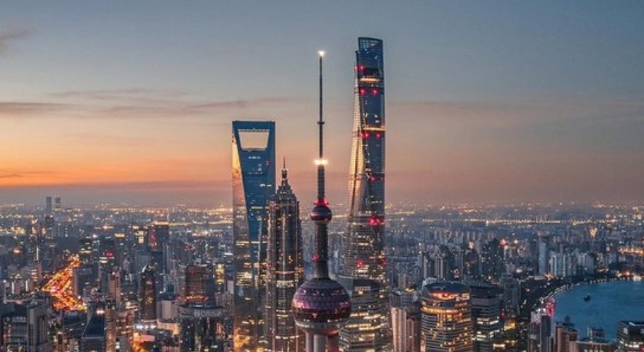 In Cina le sepolture costano troppo e i defunti finiscono nei grattacieli