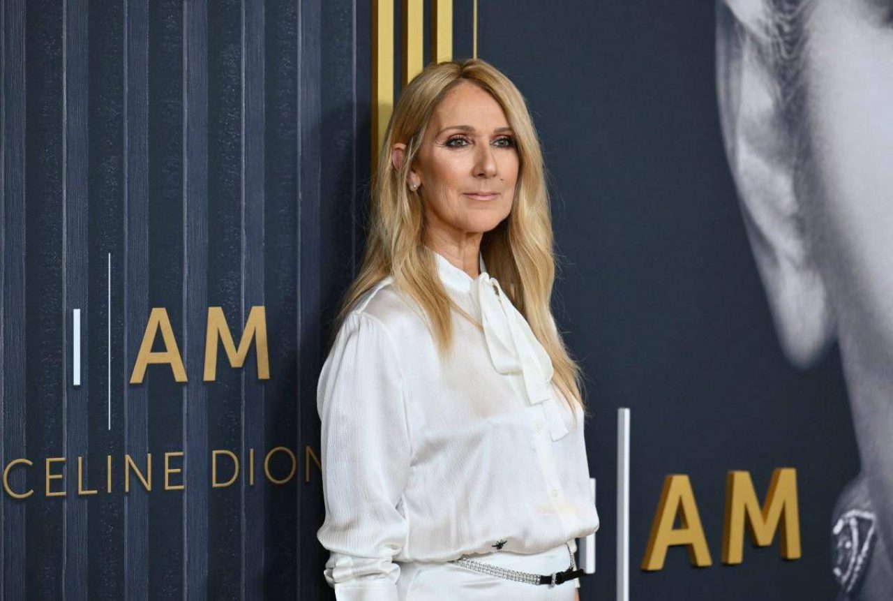 Celine Dion torna sul palco a Parigi con 10 concerti nel 2026