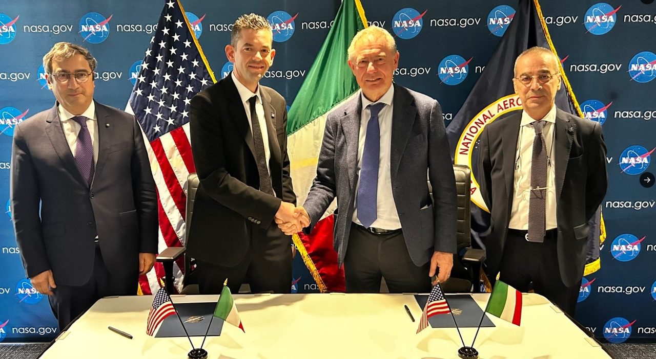 Astronauta italiano sulla Luna con l