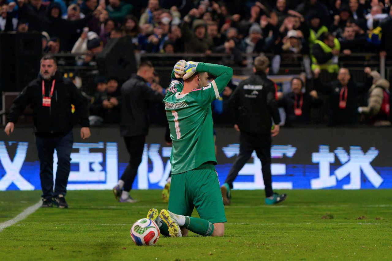 Donnarumma in lacrime dopo l