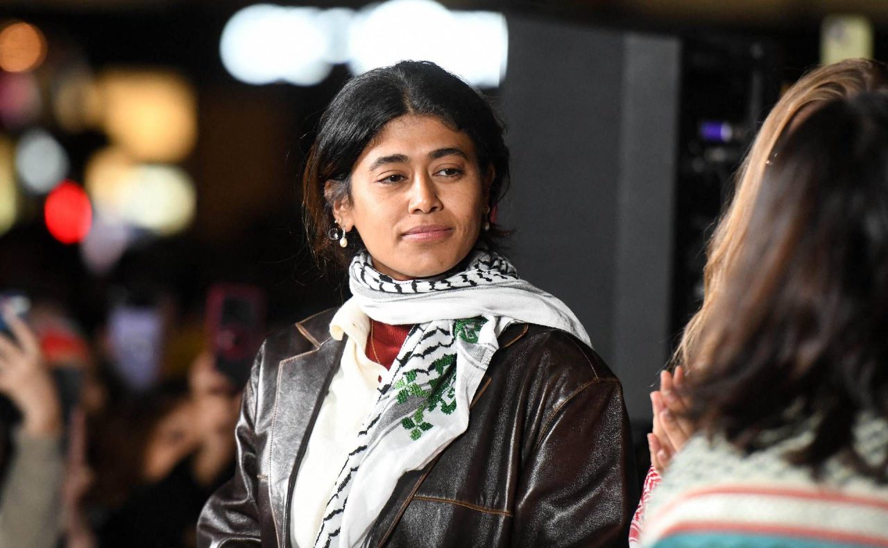 Rima Hassan fermata a Parigi per apologia del terrorismo