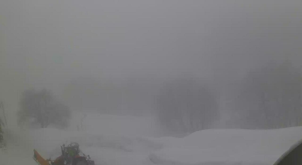 Neve blocca hotel a Passolanciano, intervento dell