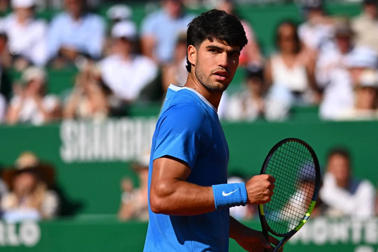 Alcaraz sfida Sinner per il numero 1, decisivo il torneo di Barcellona Alcaraz sfida Sinner per il numero 1, decisivo il torneo di Barcellona