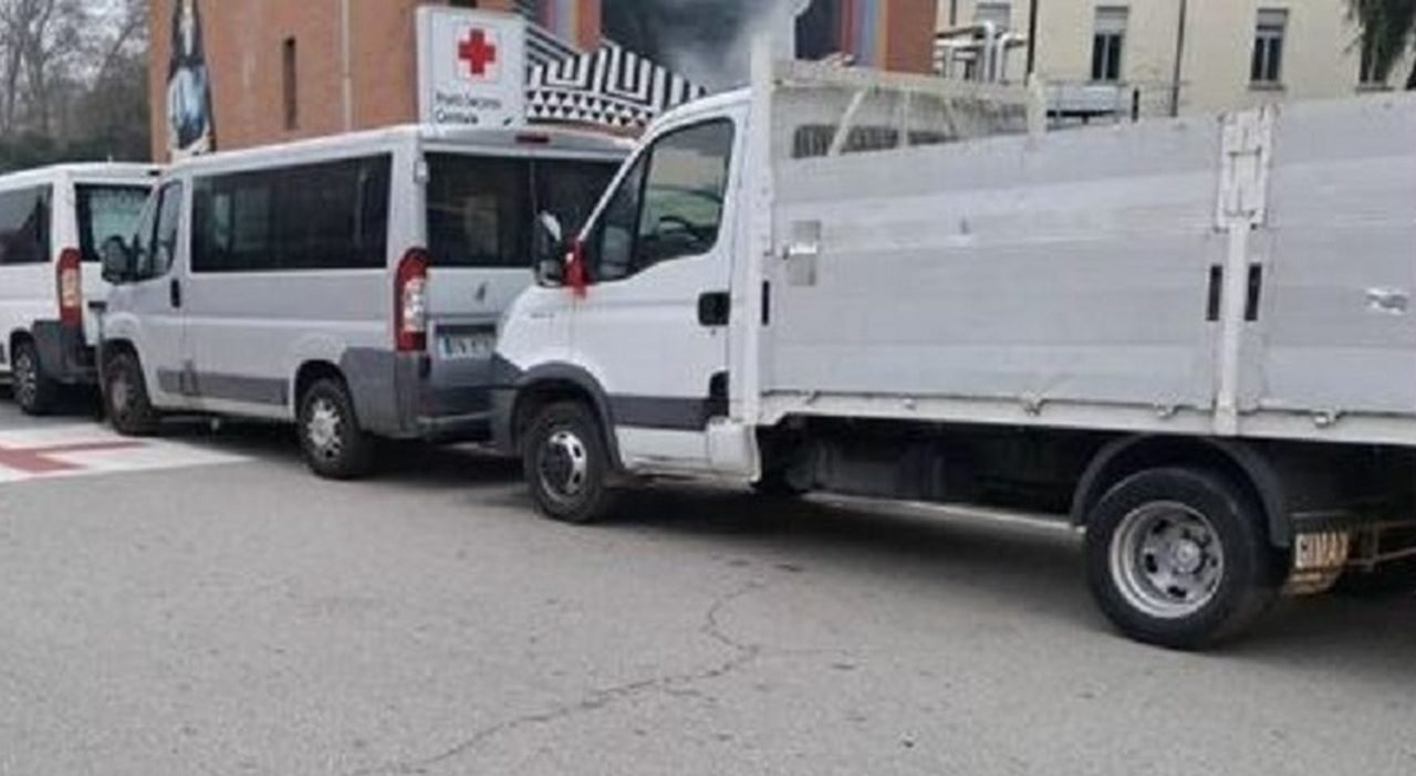 Bambino chiuso in un furgone per un anno, arrestato il padre in Francia Bambino chiuso in un furgone per un anno, arrestato il padre in Francia