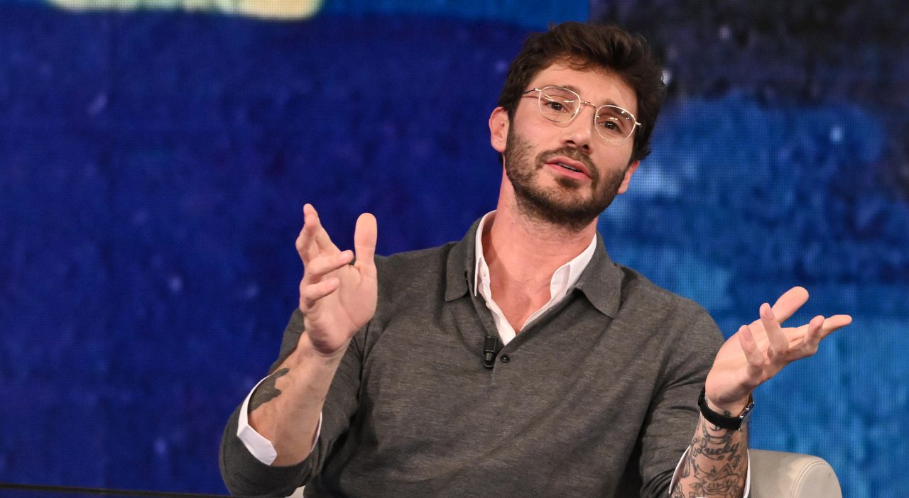 Stefano De Martino su Sanremo 2027 tra dubbi, ironia e preparativi