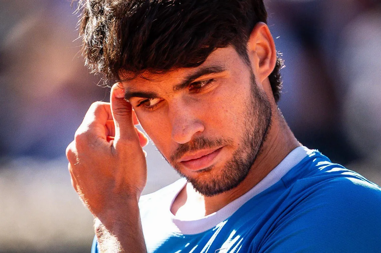 Alcaraz a rischio stop lungo, il problema al polso può fargli saltare Roma e Roland Garros