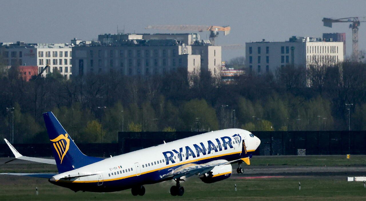 Volo Ryanair decolla senza passeggeri da Vatry a Marrakech, 200 viaggiatori bloccati a terra