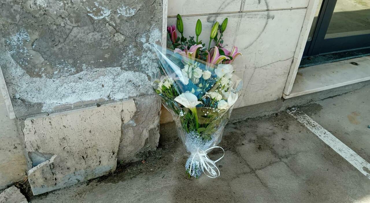 Tragedia a Catanzaro, madre si toglie la vita con i tre figli tra stanchezza e paura di non farcela