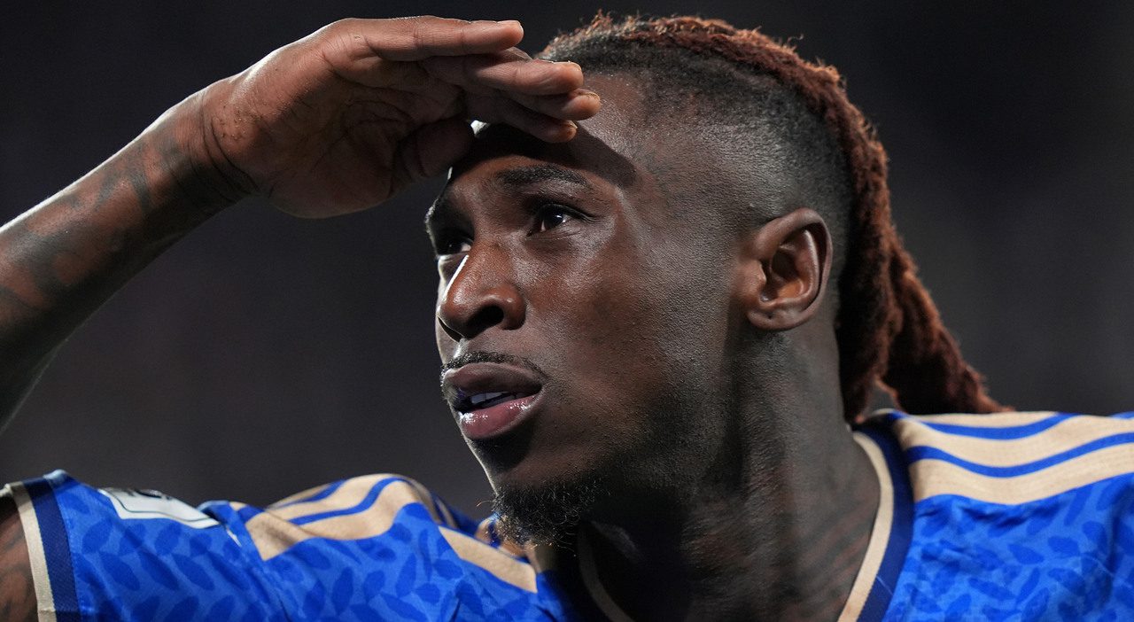 Moise Kean salta Roma-Fiorentina, permesso dalla Fiorentina per la nascita del figlio