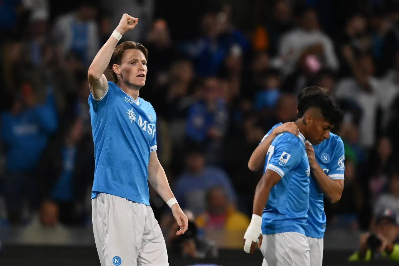 Como Napoli oggi in Serie A, sfida decisiva per Champions e scudetto alle 18