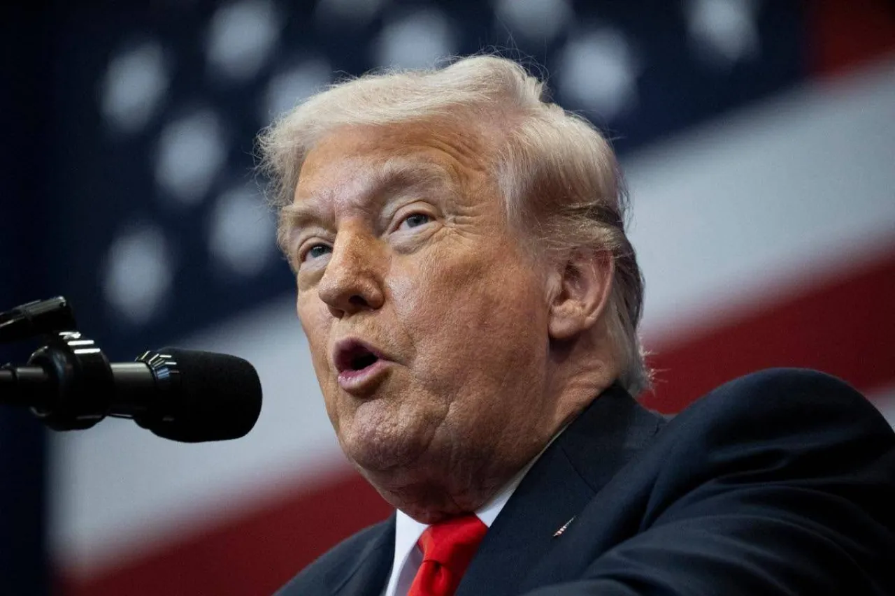 Trump parla di Cuba dopo le sanzioni Usa, la battuta sulla portaerei e il riferimento all