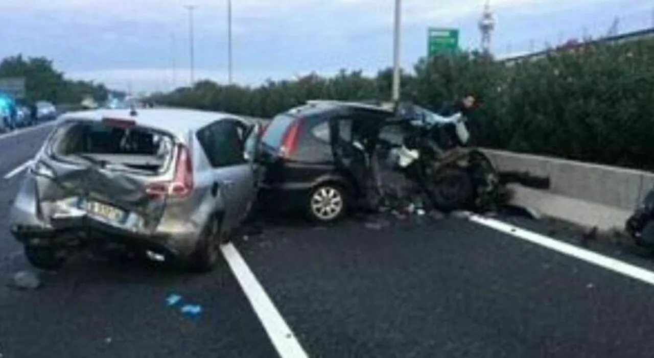 Roma, soccorre un automobilista sul raccordo e viene travolto da un