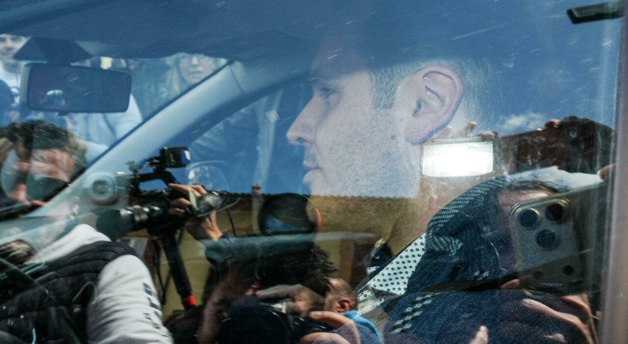 Andrea Sempio e le intercettazioni sul caso Garlasco, la difesa cerca il podcast ascoltato in auto