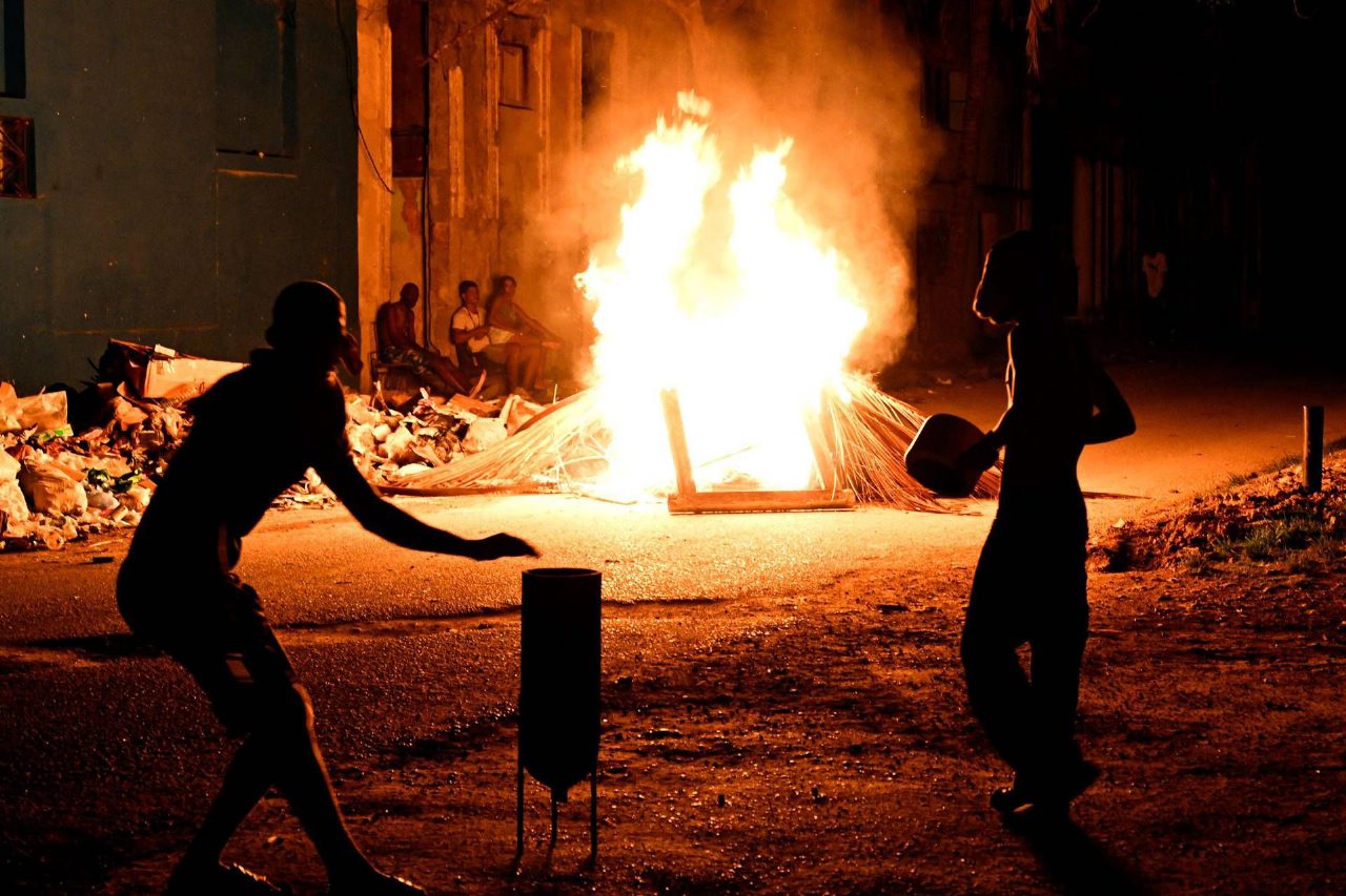 Cuba al buio per 22 ore al giorno, Díaz-Canel chiede agli Usa di revocare il blocco energetico
