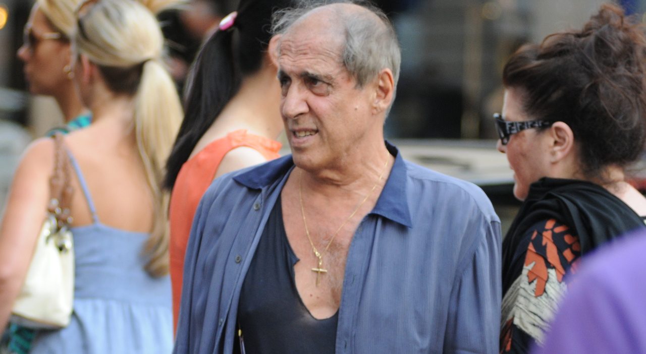 Adriano Celentano, falso allarme sul ricovero grave dopo il post di Claudio Lippi