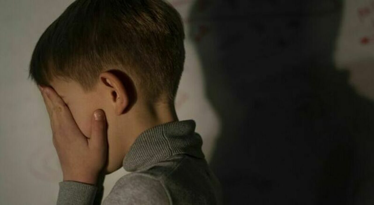 Firenze, arrestato ventenne per estorsione a un minorenne dopo mesi di minacce