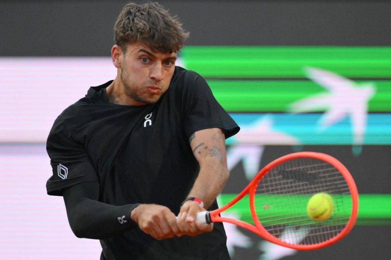 Flavio Cobolli fuori ad Amburgo, Buse lo elimina in due set e sfuma l Flavio Cobolli fuori ad Amburgo, Buse lo elimina in due set e sfuma l