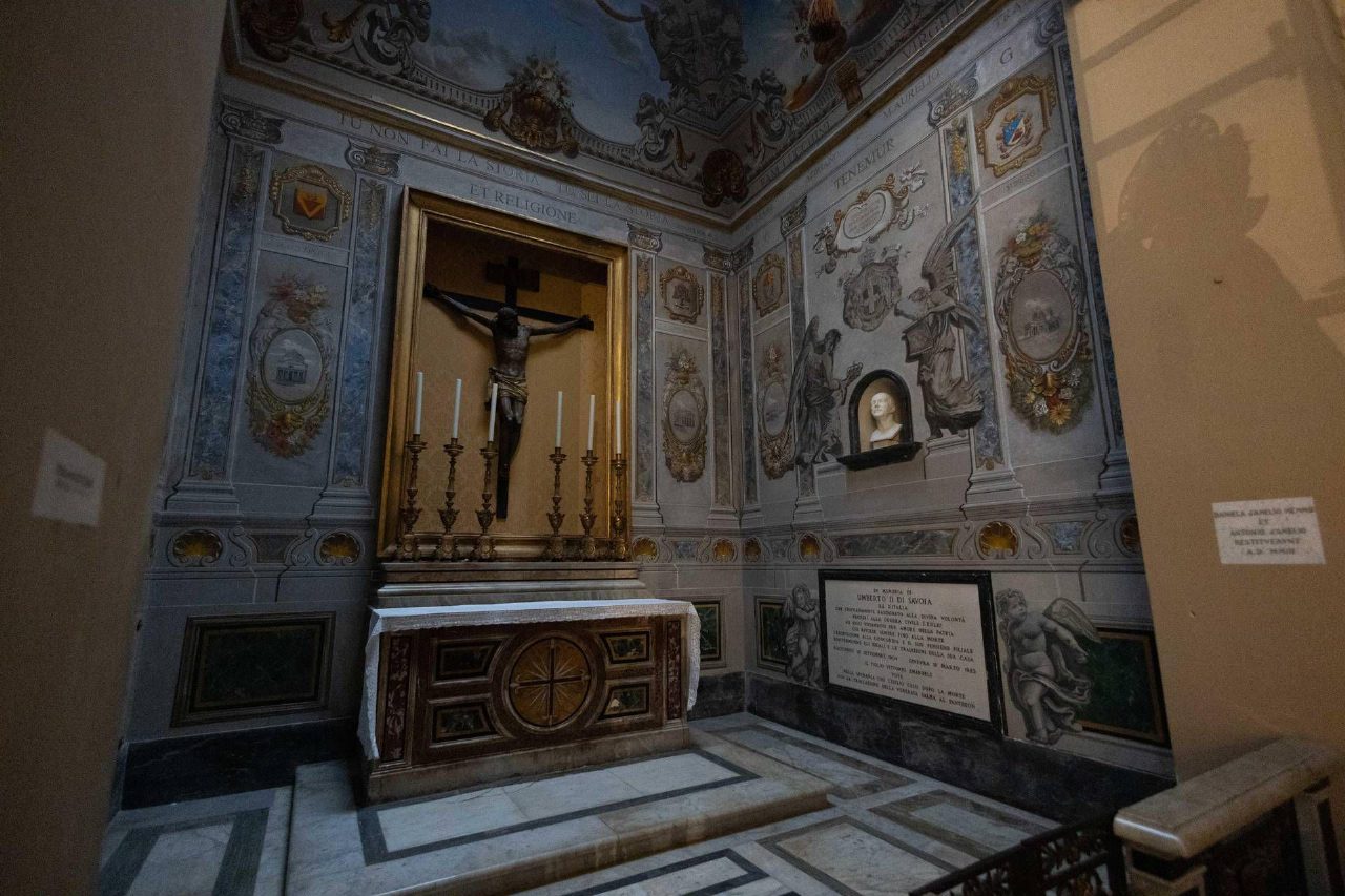San Lorenzo in Lucina, nuove polemiche sull